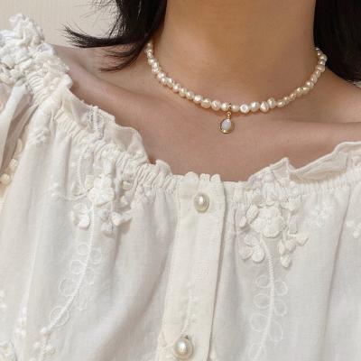 China FASHIONABLE Irregular Baroque Freshwater Pearl Necklace Vintage Choker Necklace Pendant Jewelry for sale