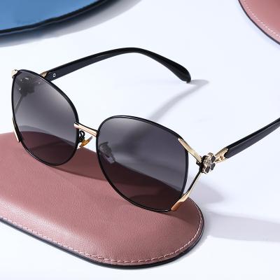 China Fashion Sunglasses Wholesale Polarized Oversized Vintage Women Sunglasses for sale