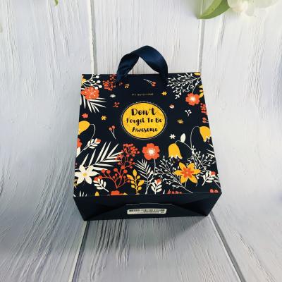 China Flower Food Paper Bag Recyclable Portable Large Capacity Environmental Shopping Paper Bag With Flashing for sale