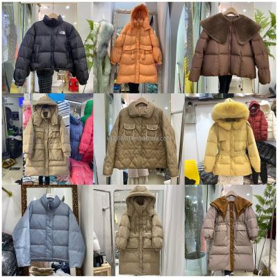 China Waterproof 2023 Real Fox fur collar Winter Ladies 90% white down jacket ladies short warm down jacket women loose vintage parka for sale