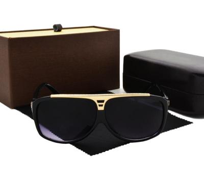 China Fashion Europe Sunglasses and Outdoor Men and USA Retro Sunglasses 2020 Women Travel Sun Glass Sunglasses with Box and O Cases for sale