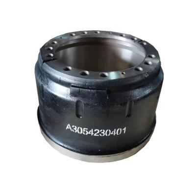 China High quality heavy auto brake drum of iron casting iron truck parts A3054230401 for sale