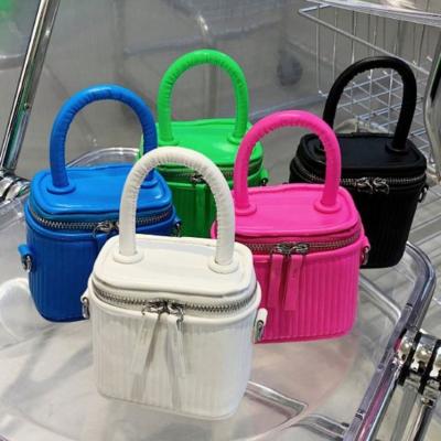 China 2021 Fashion POLLY Amazon Bucket Bags Women Handbags Ladies Versatile Easy Matching Solid Women Zipper Shoulder Bag for sale