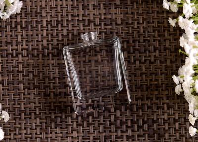 Chine Bouteilles de parfum en verre rectangulaires transparentes 15ml 30ml 50ml 100ml à vendre