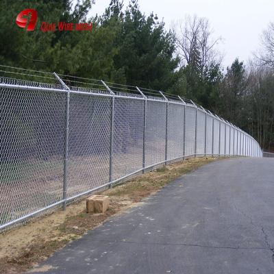 China Fence Mesh Wholesales Factory Price Professional Safety Playground Galvanized Chain Link Fence Malaysia for sale