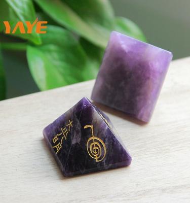 China Wholesale Egypt Energy Engraved Amethyst Pyramid Chakra Healing Pyramid for sale