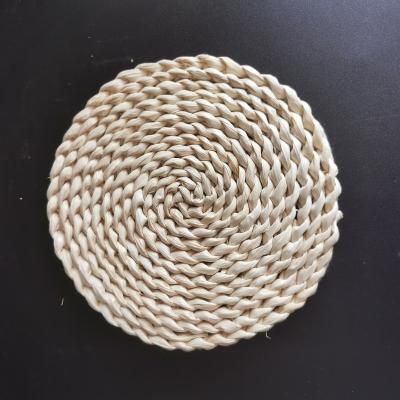 China Eco-Friendly Sustainable Grass Nature Fiber Corn Husk Color Craft Round Woven Tableware Cane Placemat for sale