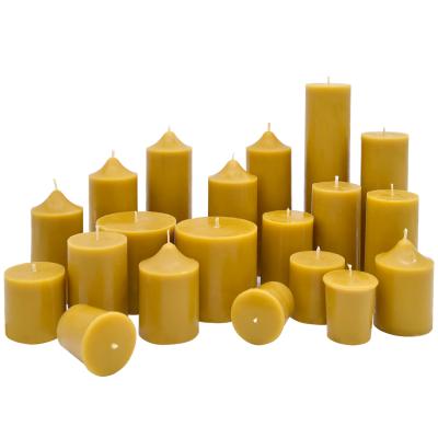 China Scented Organic Beeswax Cylinder Pillar Candles Handmade Beeswax Candles for sale