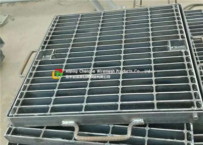 China Winkel-Gerichts-Kohlenstoffstahl-Gerichts-Gitter-Gremium, hohe Lasts-Stahlgitter Decking zu verkaufen