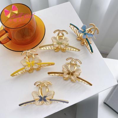 China Hair Accessories BELLEGIRL 2022 New Arrival Design Metal Hair Claw The New 11cm Butterfly Colorful Metal Shark Claw Big Hair Hold Claw Clip for sale