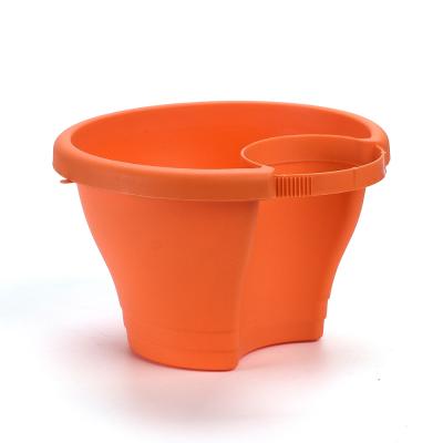 China Eco - Friendly Eco - Friendly Plastic Planter Hanging Flower Pot With Drainage Hole for sale