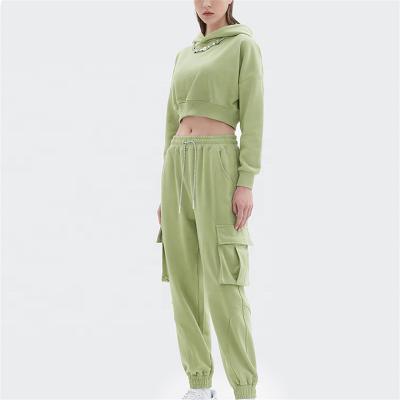 China 2021 Wholesale Fashion Crop Hoodie Breathable Top Women Sweatsuit 2 Piece Cargo Women Jogging Suit for sale