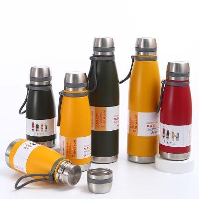 China PORTABLE 17 Ounce Vacuum Insulated Double Wall Stainless Steel Reusable Sports Water Bottle With Strap Lid for sale