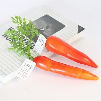 China Realistic artificial plants popular carrot fruit and vegetable for shop decoration for sale