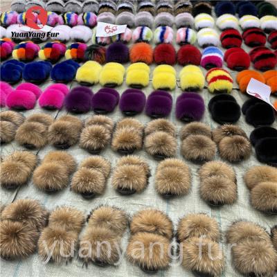 China 1 Pairs Logo Real Fox Raccoon Fluffy Fluffy Slippers Wholesale Custom Fur Cushioning Furry Slides For Women for sale