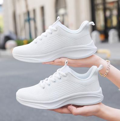 China Fashion\35-40 autumn women's sports plus size high quality comfortable\durable shoes 2023 new Mesh Breathable Casual Shoes Fashion running shoes for sale