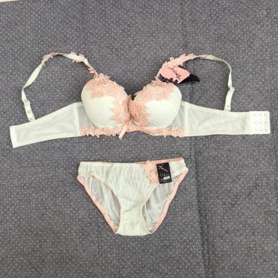 China Anti-Static Stylish Hot Ladies Fancy Panties Sets Lace Up Bra And Panties Set For All Women for sale