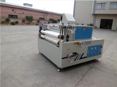 Cina UV Coating Machine UV Printing Machine Company per il pavimento o la mobilia o il rivestimento di legno del Wallboard o degli artigianato in vendita