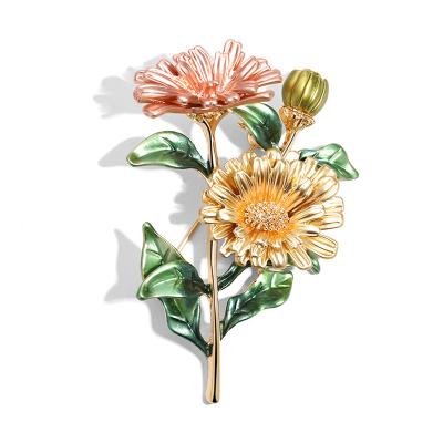 China Three small chrysanthemums luxury high quality high quality brooch pin plated rose gold brooches for pinning women for sale