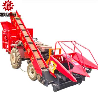 China Maize Tractor Maize Harvester Four Wheel Front Backpack Combined Maize Harvester Manufacturer for sale