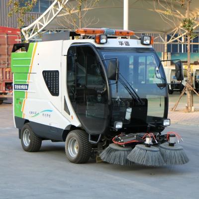 China Hotels Full Closed Cabin Diesel Truck / Hybrid Electric Mounted Road Sweeper With CE, ISO14001, OHSAS18001 for sale