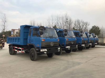 Chine La lumière bleue utilisée Tipper Truck Dongfeng Brand 4×2 de couleur de décharge de camion conduisent le modèle Curb Weight 6 tonnes de RHD à vendre