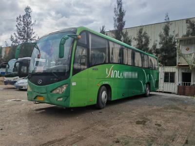 China Coach tweedehands Hino Motor 55 zitplaatsen 12 meter lang Kinglong XMQ6126 Te koop