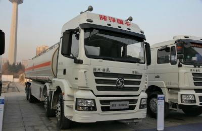 China 8x4 Öltanker Lastwagen Shacman 12 Räder Euro 4 Emission 30m3 Kapazität Weichai 290 PS zu verkaufen