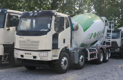 Chine 90% New Concrete Mixer Machine With Single And Half Cabin 8*4 FAW Mixer Truck à vendre