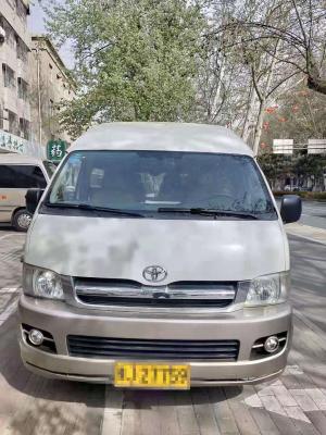 China A gasolina Toyota Hiace de 2007 assentos do ano 13 usou o telhado alto da transmissão automática de Mini Bus With Luxury Seat à venda