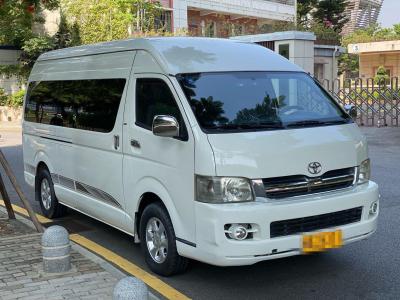 China Hoog Dak 2005 Jaar 13 Zetels Benzine Gebruikt Toyota Hiace Gebruikt Mini Bus Automatic Transmission Te koop