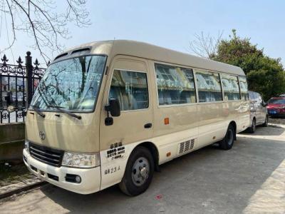 Cina La porta azionata manuale diesel usata anno usata di Mini Bus del sottobicchiere di Toyota nel 2011 trasporta il bus di lusso utilizzato con 23 sedili in vendita