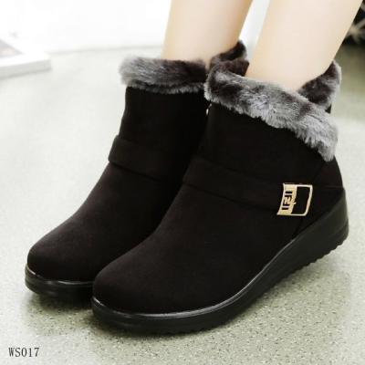 China Durable Women Snow Boots Fur Plush Winter Warm Short Ankle Boot Plus Size Platform Ladies Suede Zipper Shoes for sale