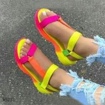 China 2020 Fashionable Beach Sandals Platform Summer Women Lightweight Casual Sandals for sale