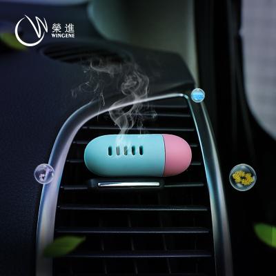 China Eco-friendly Mini Portable Car Perfume Car Aromatherapy Diffuser Vent Clip Car Air Freshener for sale