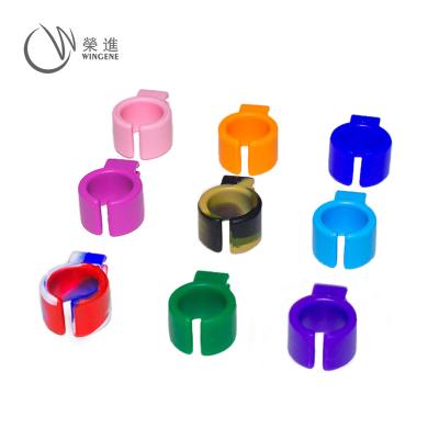 China Wholesale Multi Colors Cigarette Aid Factory Finger Clip Silicone Cigarette Finger Ring Holder for sale