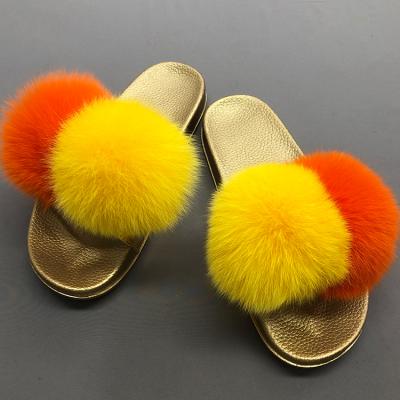 China Light Weight Two Large Pom Pom Fur Slides Fluffy Pom Fur Slides For Women Girls for sale