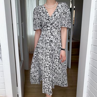 China Hanna Elegant Puff Sleeve Printed Floral Canvas Women Breathable V-Neckline Knee Length Dress Trims Black White Mix for sale