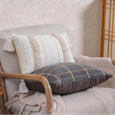 China Moroccan Jacquard Viable Home Decoration Embroidery Tufted Cushion Covers With Tassels for sale