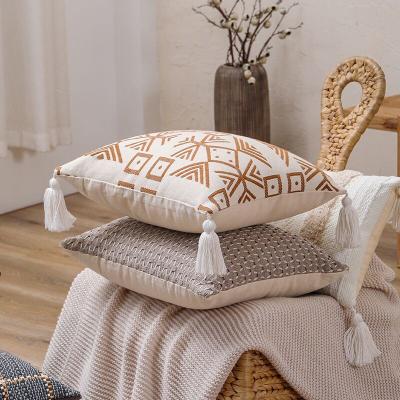 China Viable Wholesale Nordic Geometric Jacquard Texture Cushion Cover Polyester Tassel Boho Pillow Case Cover for sale