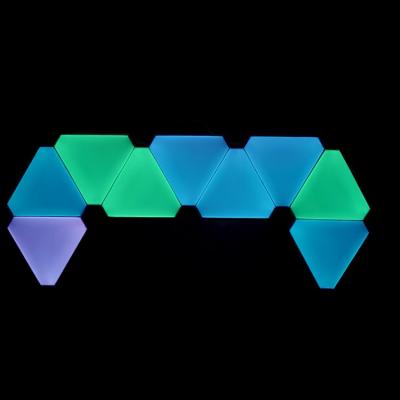 China Color Changing Creative Geometry Assembly Triangle Wall Light Modular Touch Panels for sale