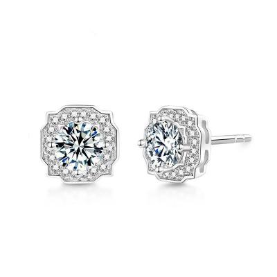 China Nice Design 0.5Carat Round Moissanite Diamond Earrings Stud 925 Sterling Silver For Women for sale