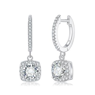 China Nice Design 925 Sterling Silver 14k 18k White Gold Moissanite Jewelry 0.5ct Moissanite Wedding Engaged Earrings for sale