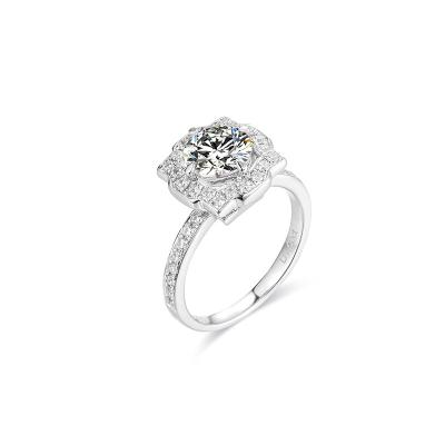 China Nice Design Fashion Rings 1CT Moissanite Diamond 18K Gold Plated 925 Silver Wedding Ring For Women for sale