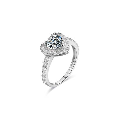 China Nice luxury design 925 silver moissanite diamond woman ring heart shape gemstone wedding ring for sale