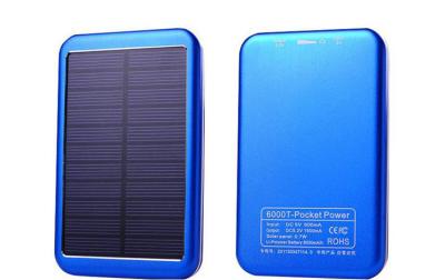 China Banco impermeável 8000mAh das energias solares, carregador solar do telefone móvel para telemóveis à venda