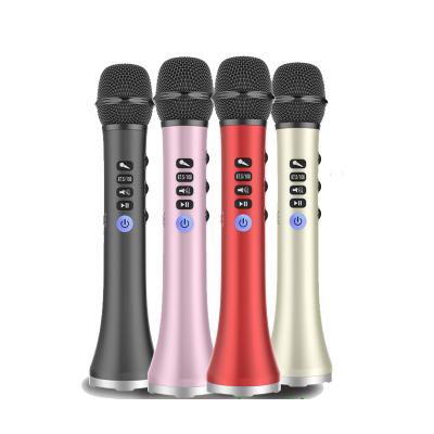 Cina About 10 Meters 15w Karaoke Powerful Handheld Blue Microphone Wireless Microphones in vendita