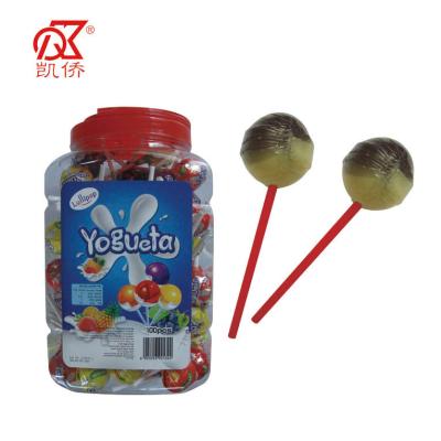 China 21g Yogueta Natural Kosher Fruit Lollipop Filled With Gum for sale