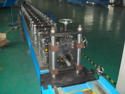 China 13 postendownspout Broodje die Machine/Goot Rolling Machine 3T Handuncoiler vormen Te koop