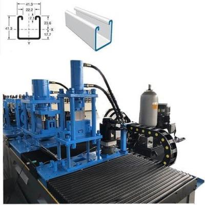 China Weiterentwickelte Schlitten-Rollformmaschine mit Schraubkanal zu verkaufen